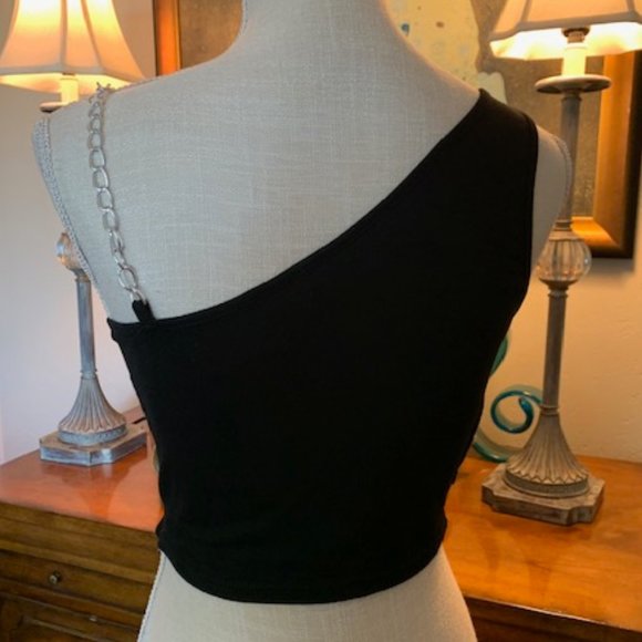 Zaful - Black knit crop top Size Medium with buckle and chain - Picture 5 of 10